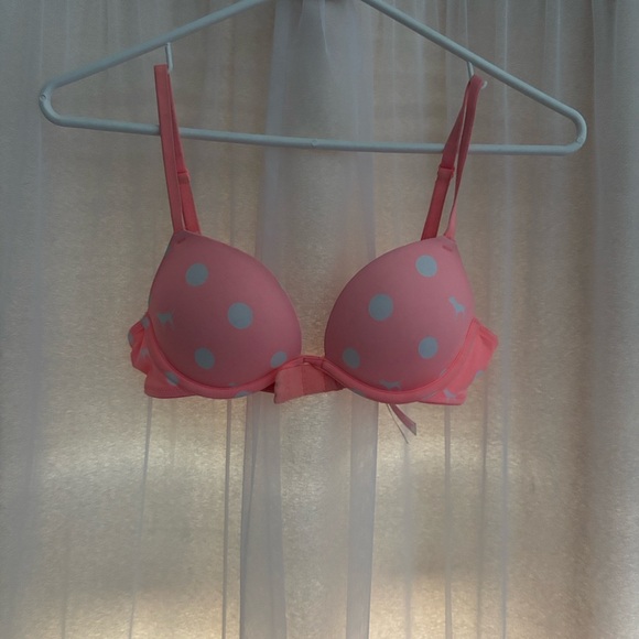 PINK Victoria's Secret Push Up Bra - Picture 1 of 7